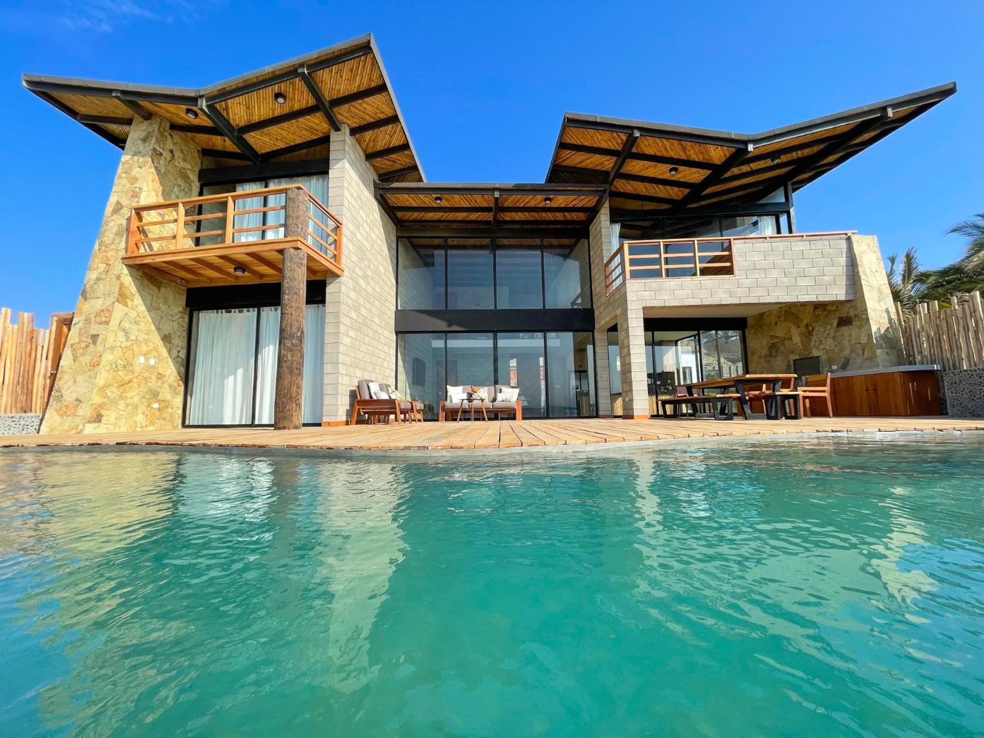 Diem Vichayito Beachfront Eco-Luxury الغرفة الصورة