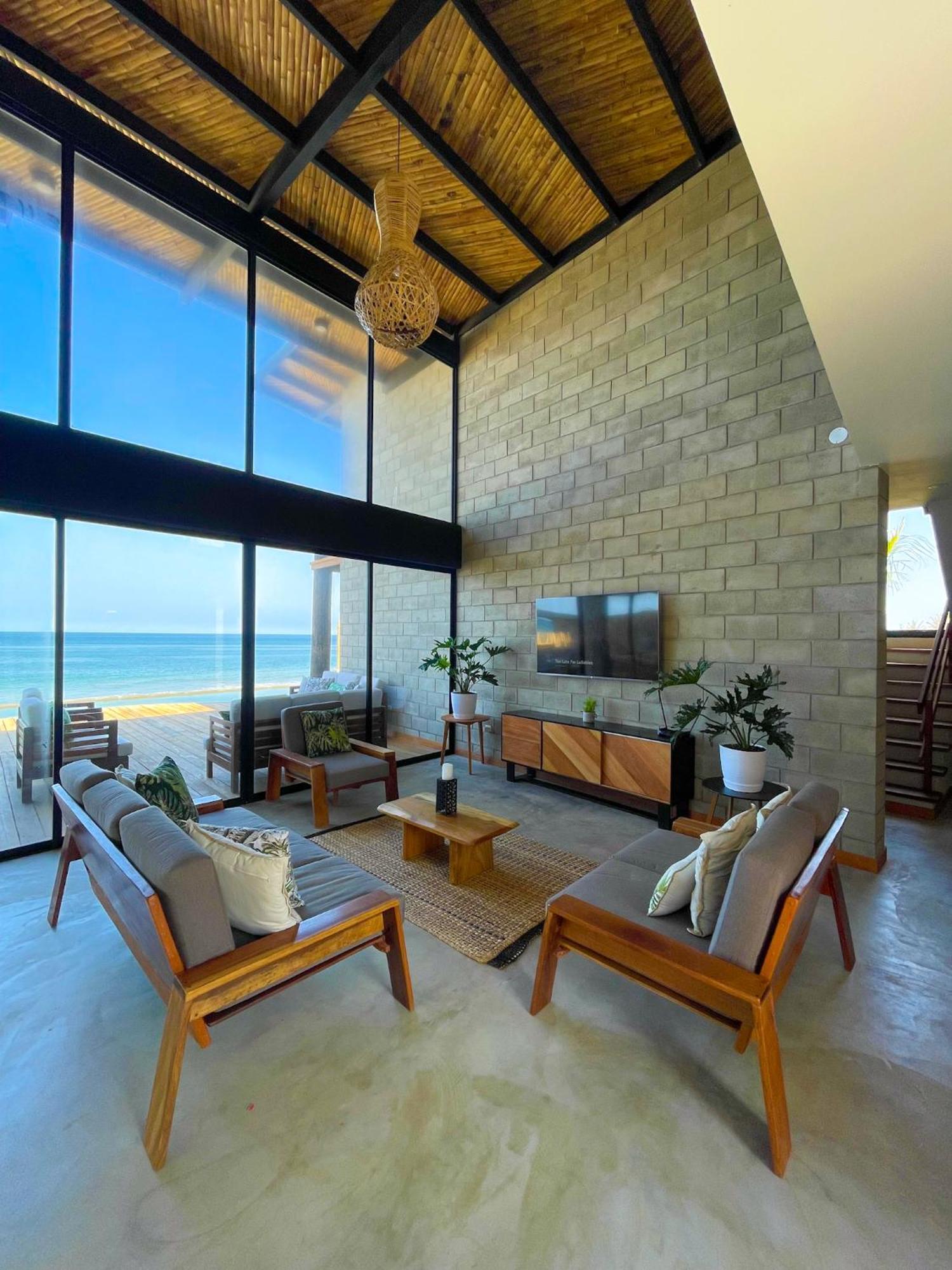 Diem Vichayito Beachfront Eco-Luxury الغرفة الصورة